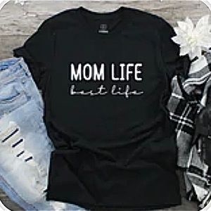 Eternal Light Co.-“Mom Life-Best Life” Graphic Tee-Short sleeves-NWOT-Small
